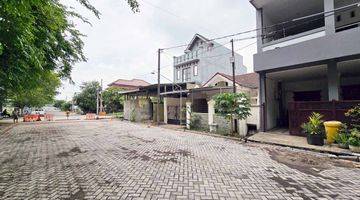 Gambar 4 Rumah di Taman Pondok Jati Sidoarjo, 3 Lantai (Lantai 3 Rooftop), Minimalis, Renov, Siap Huni