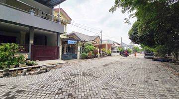 Gambar 3 Rumah di Taman Pondok Jati Sidoarjo, 3 Lantai (Lantai 3 Rooftop), Minimalis, Renov, Siap Huni