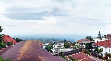 Gambar 4 Villa di Sedap Malam Tretes Prigen Pasuruan, 2.5 Lantai, View Pemandangan Cantik, Taman Luas sekali !!! - LM -