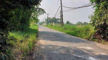 Gambar 1 Kavling tanah pinggir jalan raya desa  Tiga raksa. Tangerang Banten