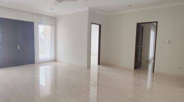 Gambar 3 Town House Bagus-Dekat Penvil-Luas 400/400 Harga 12,9 Milyar