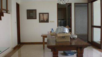 Gambar 4 Dijual Rumah 2 Lantai Bagus di Area Kemang SHM