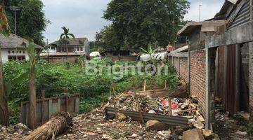 Gambar 5 Tanah di Jalan Raya Narogong Cileungsi