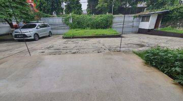 Gambar 1 House with huge garden in Kemang Raya, could be use as silent office as well