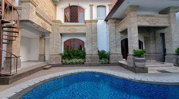 Gambar 1 Villa In Elite Area For Sale, Renon Area