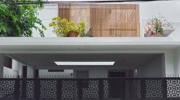 tampak depan rumah mewah furnish sayap dago