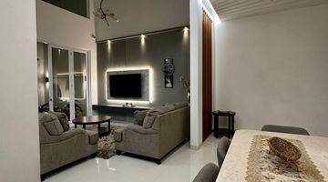 ruang keluarga rumah mewah full furnish sayap