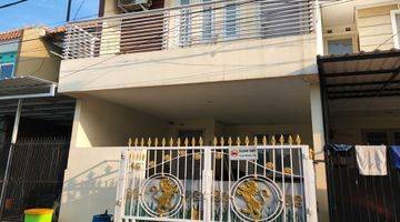 foto lainnya rumah 2 lantai bagus semi