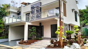 Gambar 1 Rumah Cantik Dua Lantai Puri Town House Bintaro, Hook..