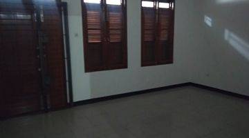 Gambar 2 Rumah Kontrakan 2 Lantai Bagus Unfurnished SHM di Sayap Riau, Bandung