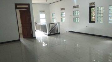 Gambar 3 Rumah Kontrakan 2 Lantai Bagus Unfurnished SHM di Sayap Riau, Bandung