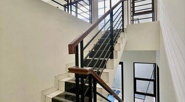 Gambar 3 Cilandak, Modern Minimalis Dekat Highscope