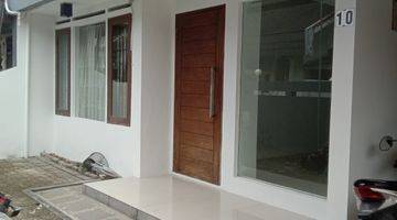 tampak depan dijual rumah minimalis di dalam