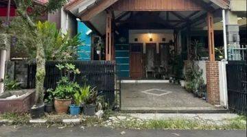 tampak depan dijual rumah di antapani lingkungan