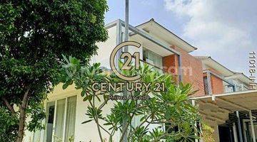 tampak depan rumah hook siap huni semi
