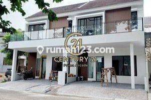 tampak depan rumah brandnew semi furnised strategis