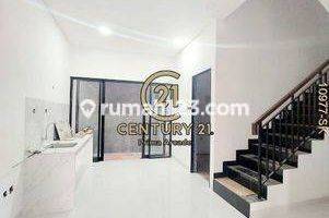 foto lainnya rumah brandnew semi furnised strategis