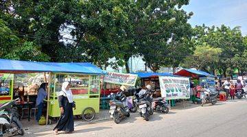 Gambar 2 Tanah beserta rumah berada di tengah kota Karawang tepat di samping Alun-alun Kota Karawang