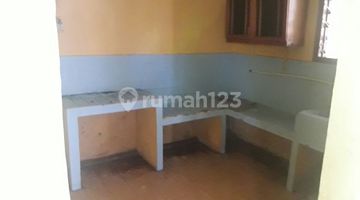 dapur rumah luas di komplek prima