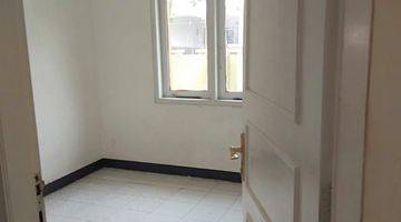 kamar tidur rumah murmer kondisi super di