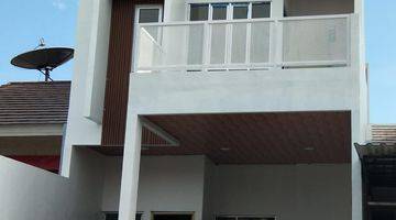 tampak depan rumah bangunan baru bikin terpukau