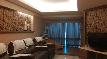 ruang tamu apartemen taman anggrek 3 br
