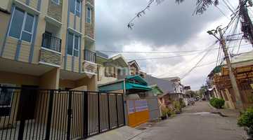 foto lainnya rumah baru 3 lantai jelambar