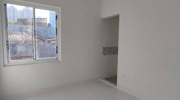 kamar tidur rumah baru minimalis modern tomang