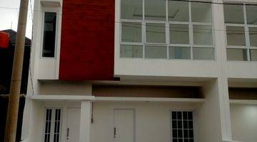 Gambar 3 Rumah Townhouse Ekslusif Terjangkau