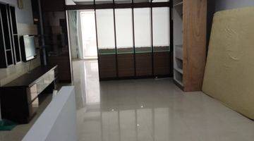 Gambar 3  Ruko Bagus Semi Furnished Di Cikawao, Lengkong