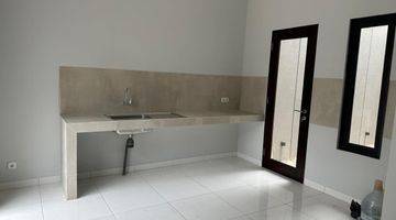 Gambar 4  Rumah Baru Unfurnished di Kembar Timur, Regol