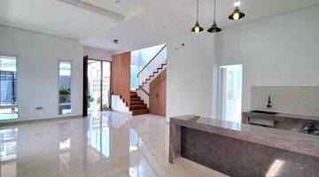 Gambar 4 BRAND NEW & LUXURIOUS HOUSE