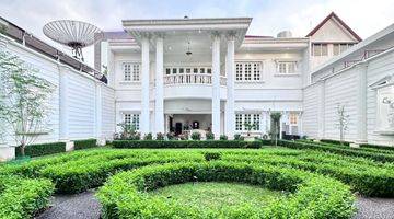 Gambar 1 RUMAH MENTENG - LUXURIOUS MODERN CLASSIC IN PRIME AREA