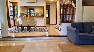 Gambar 3 Beautiful Tropical Houses Located In Compound With Extensive Garden In Cipete, Jakarta Selatan