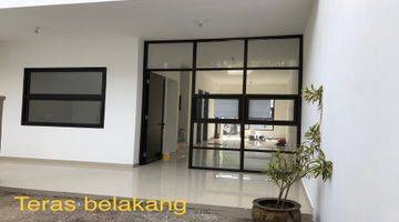 Gambar 4 Rumah baru 2 lantai di sayap jln BKR Rumah