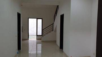 Gambar 2 Rumah 2 Lantai Bagus Unfurnished SHM di Cluster Newton, Gading Serpong, Tangerang