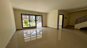 Gambar 4 Rumah Cluster Leonora 3 Lantai Unfurnished Baru