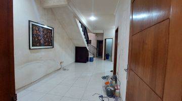 Gambar 2 Rumah 2 Lantai Unfurnished SHM di Tebet Timur Dalam, Jakarta