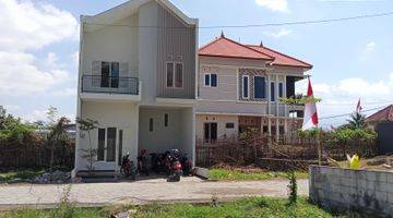 Gambar 4 Rumah 2 Lantai Kawasan Kampus Umm 00 Jtan