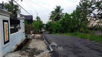 Gambar 3 Ruang Usaha Ex Cafe Parkir Luas Dekat Alun Alun Ungaran Barat