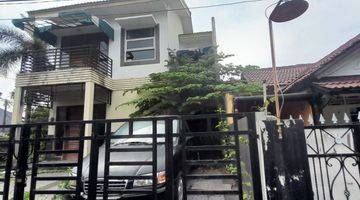 Gambar 2 Rumah cakep,kamar banyak,komplek,depan UIN,ciputat