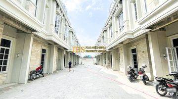 Gambar 4 Dijual Town House Komplek Harmoni Regency Jalan Bono Medan