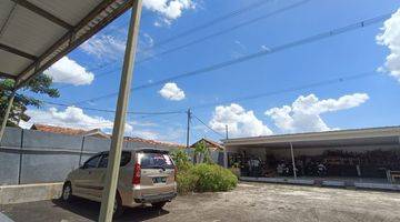 garasi/carport tanah dan ruang  usaha strategis