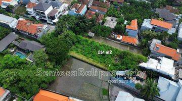 Gambar 2 Tanah 261m2 di Semer Kerobokan View Sawah , Lingkungan Villa