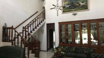 ruang keluarga rumah elit asri siap huni
