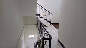 Gambar 3 Dijual ruko 3½ lt  jl H Juanda Depok