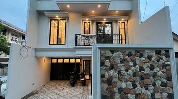 Gambar 1 Rumah Modern Classic 3 Lantai Jagakarsa Jakarta Selatan 