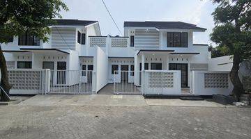 Gambar 1 Dijual Rumah Tropis Hitam Putih Modern Minimalis 2 Lantai Bekasi