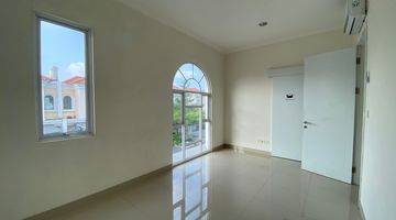 Gambar 5 Dijual Rumah 2 Lantai di Cluster La Seine Jakarta Garden City