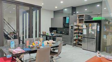 Gambar 3 Dijual Rumah 3 lantai full Interior di Taman Surya 5